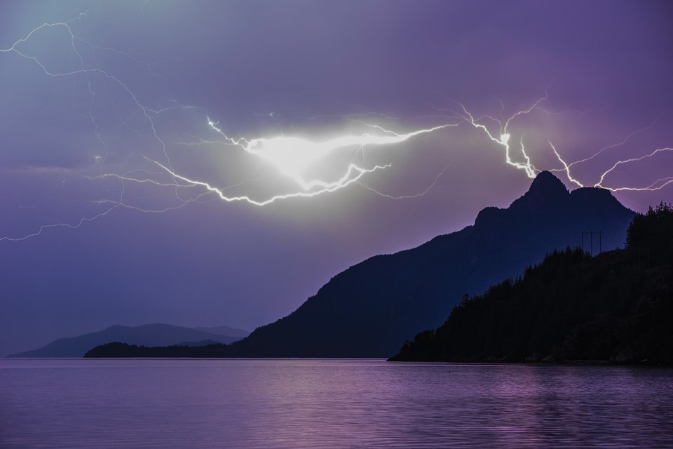 LIGHTNING ROUND Sea to Sky photographer Rich Duncan captured this image during a weekend lightning storm from the west side of Howe Sound.
Photo by Rich Duncan.