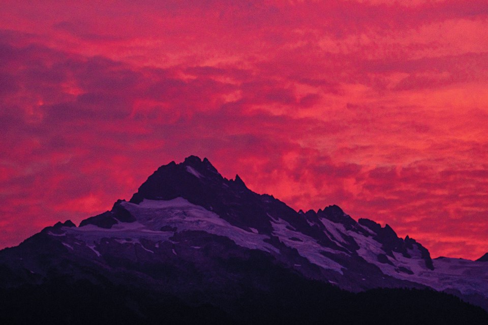 SEA TO SKY SUNSET These stunning shots were snapped by local photographer Jorge Alvarez from the Tantalus lookout last week.
Photo by Jorge Alvarez
