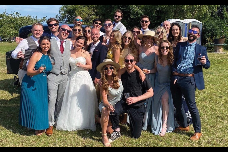 THEY DO A group of about 20 current and former Whistlerites travelled to the U.K.’s Suffolk county earlier this month to celebrate Lucy Wood and Vinnie Hall’s big day.