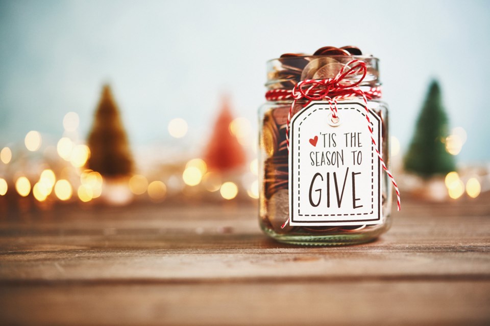 PIQ-SeasonOfGiving-StandOUT-hero-iStock-1077890030