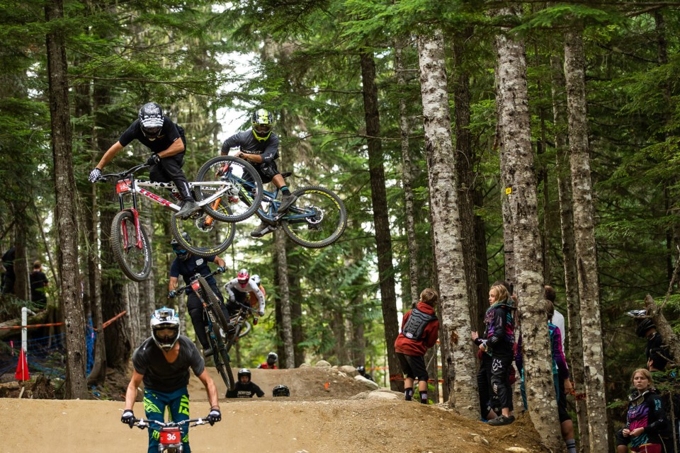 Air DH train - Fraser Britton photo