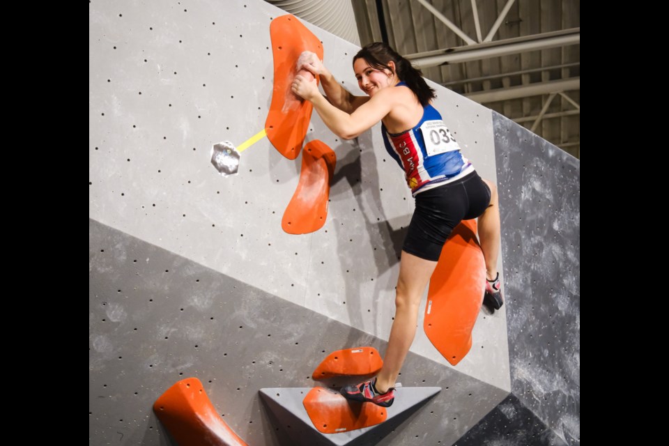 Cedar Pidgeon at the 2023 bouldering nationals.