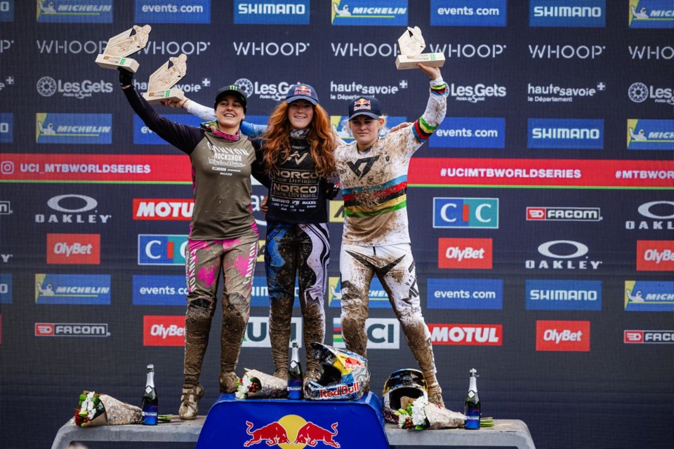 dh-world-cup-elite-ladies-podium-les-gets-2025-medium