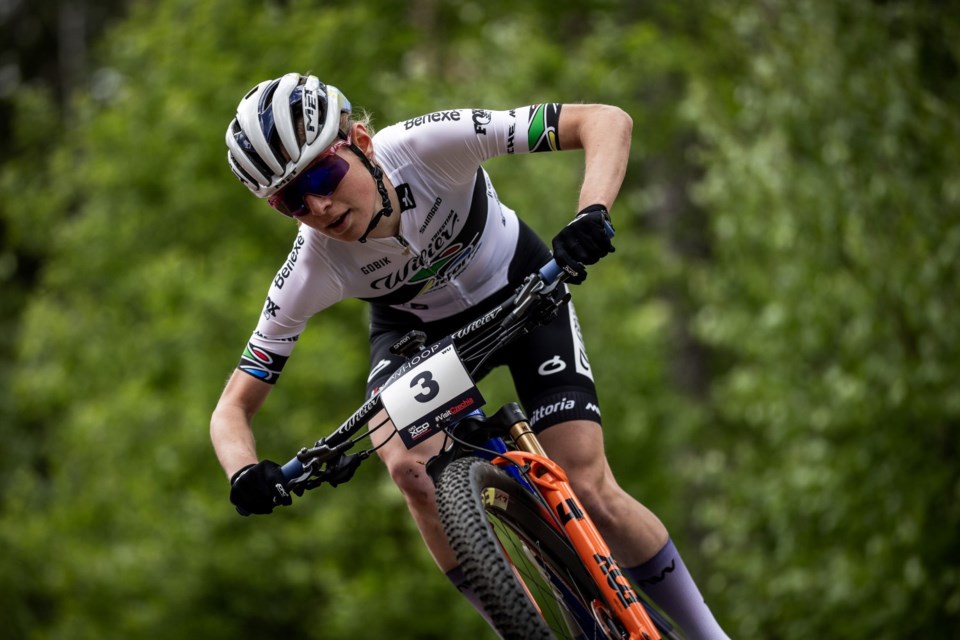 ella-macphee-xco-nove-mesto-sunday-ross-bell-medium