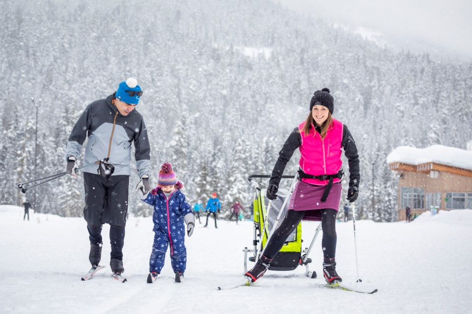 FamilyCrossCountrySkiing-Copyright-WhistlerOlympicPark-JustaJeskova