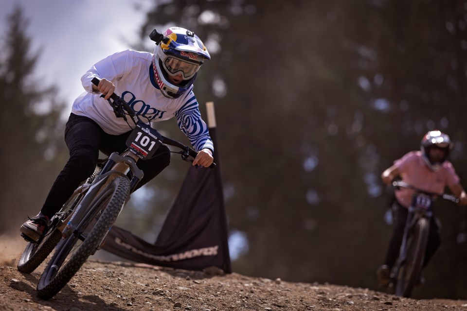 Harriet Burbidge-Smith rides to victory at the 2023 Crankworx Whistler Dual Slalom.