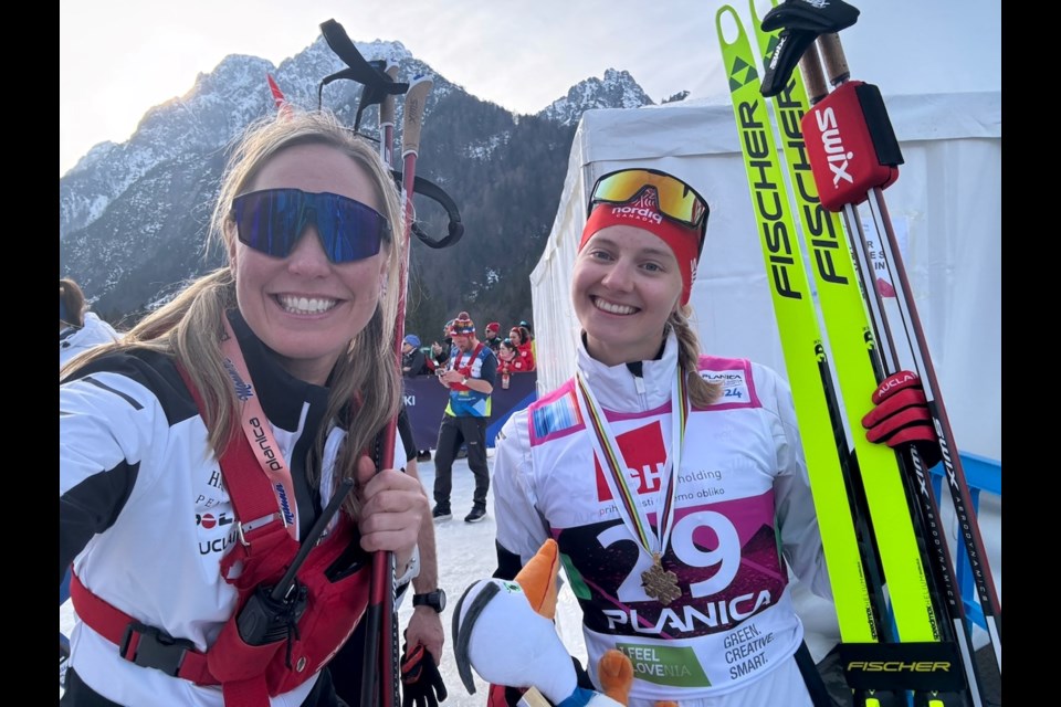 Maria Lundgren (left) and Sonjaa Schmidt at the U23 Nordic World Ski Championships in 2024.