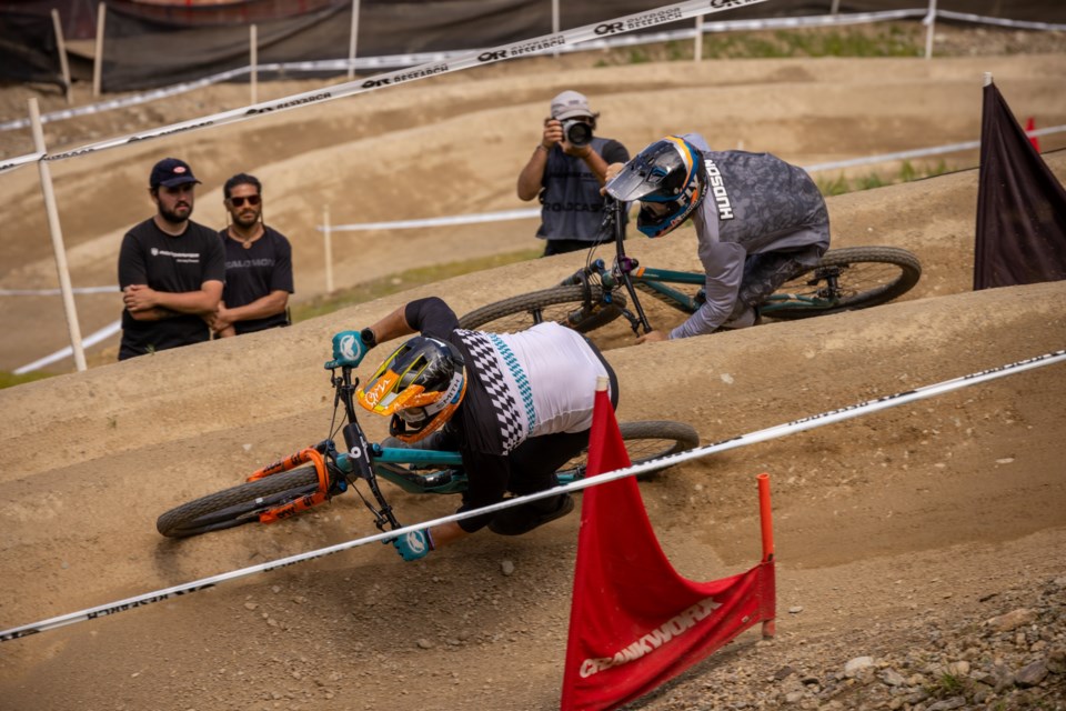 Mick Hannah (front) goes head-to-head with Collin Hudson at the 2023 Crankworx Whistler Dual Slalom.