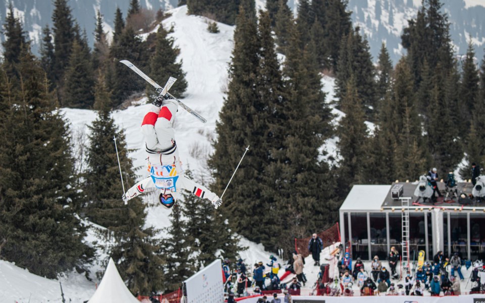 web-whistler -brenden-kelly-moguls skiing