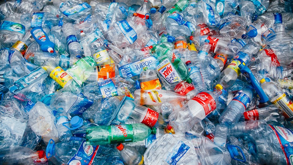 plastic water bottles should be banned