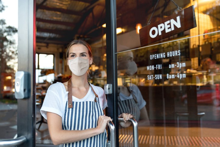 restaurant bar open covid-19 GettyImages-1225861959