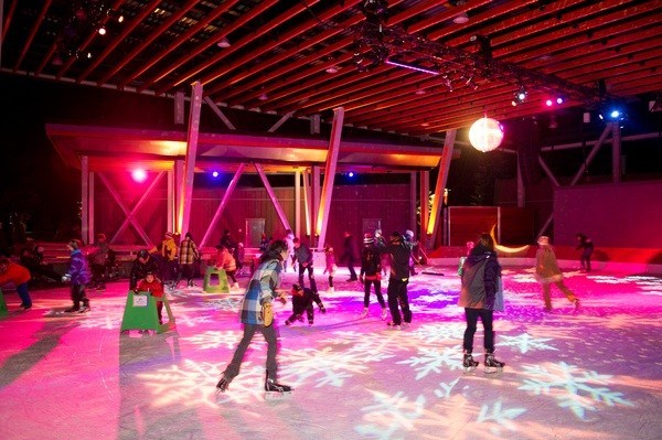 n-ice_rink_skating_plaza_-_credit_mike_crane_tourism_whistler_19