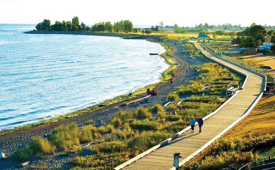 Popular boardwalk fronts Parksville Bay.