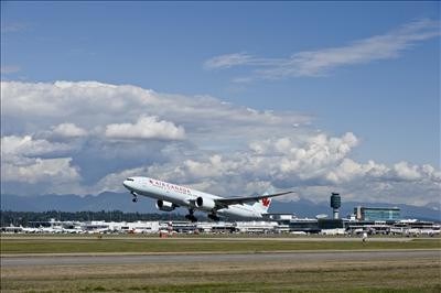 n-web_yvr_aircraft_departure_courtesy_of_yvr_by_larry_goldstein_20