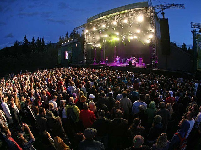 web-live-at-squamish