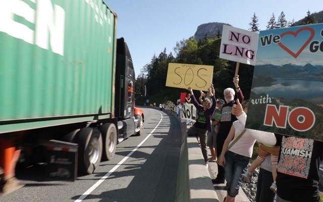 n-gondola_lng_protest_2121_web_