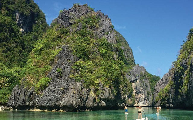 Lagoon paddling in Palawan. Photo by Leslie Anthony