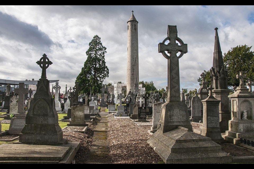 Glasnevin's tallest monument commemorates Irish nationalist Daniel O'Connell. <a href="http://shutterstock.com">shutterstock.com</a>