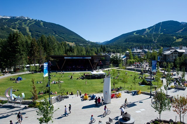 i_whistler_olympic_plaza_