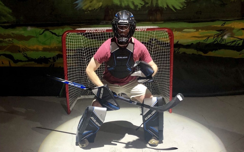 s-the-hangar-floor-hockey-2642