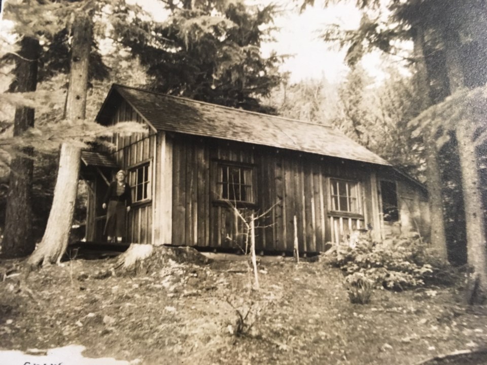 n-historic_whistler_home_27