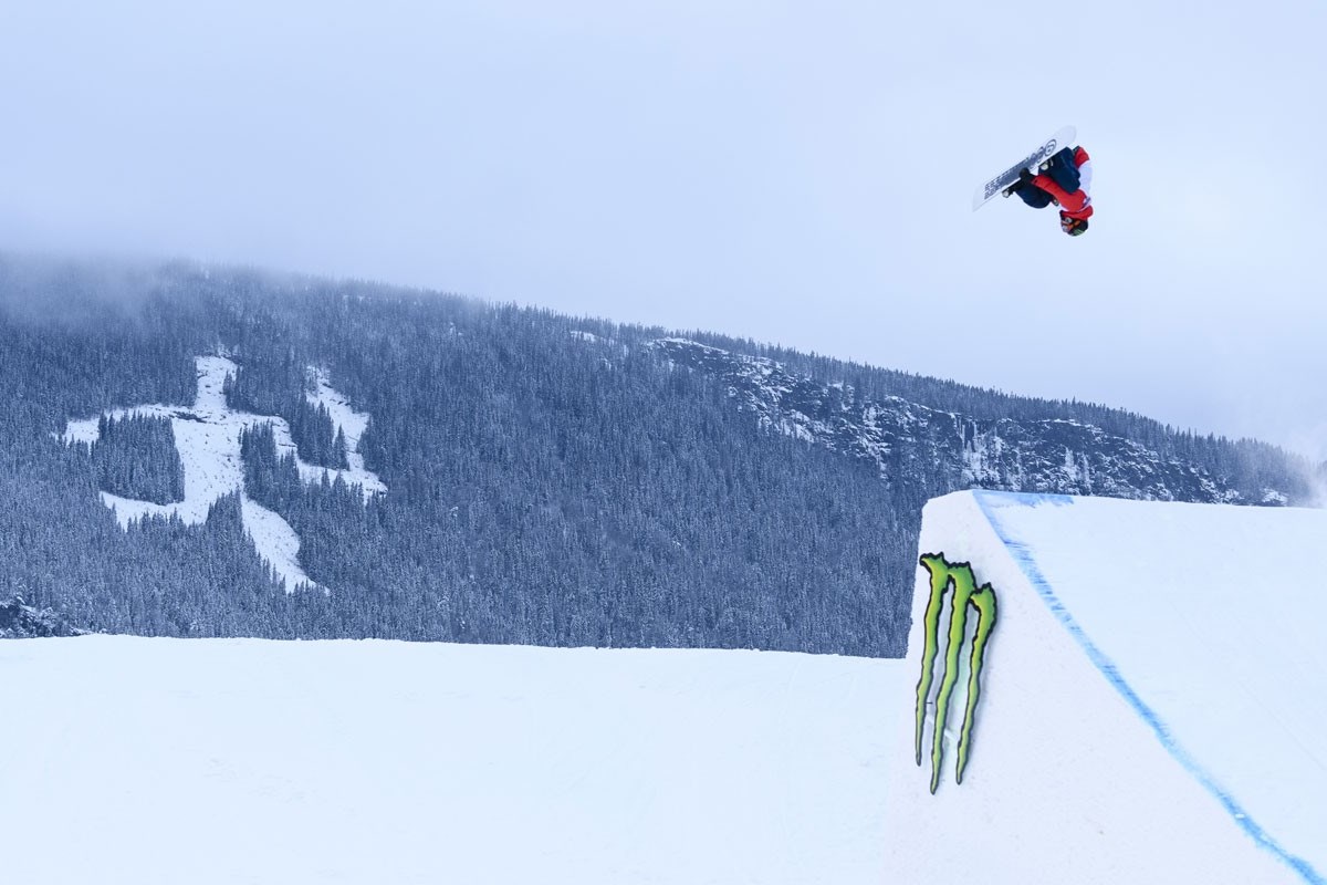 Team Canada snowboardkjørere McMorris og Sharpe avslutter Laax Open