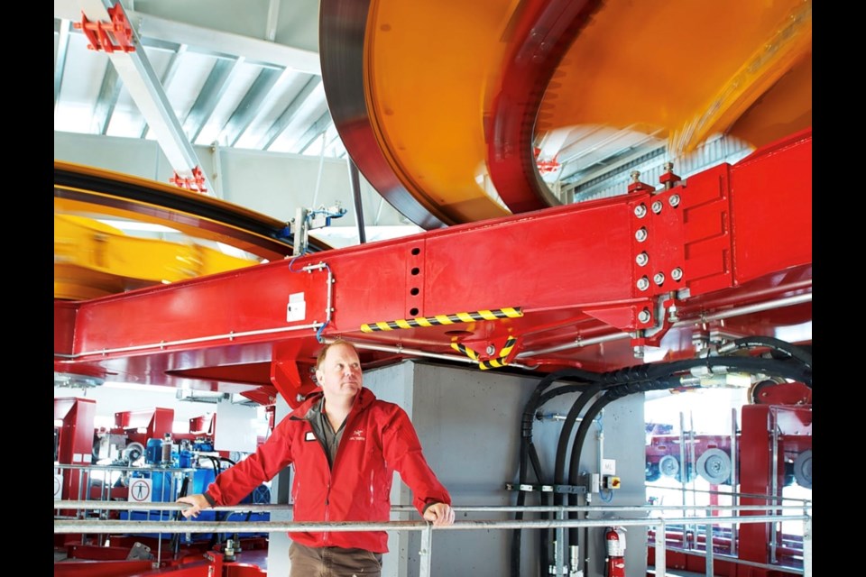 Whistler Backcomb unveils new Peak 2 Peak viewing gallery.