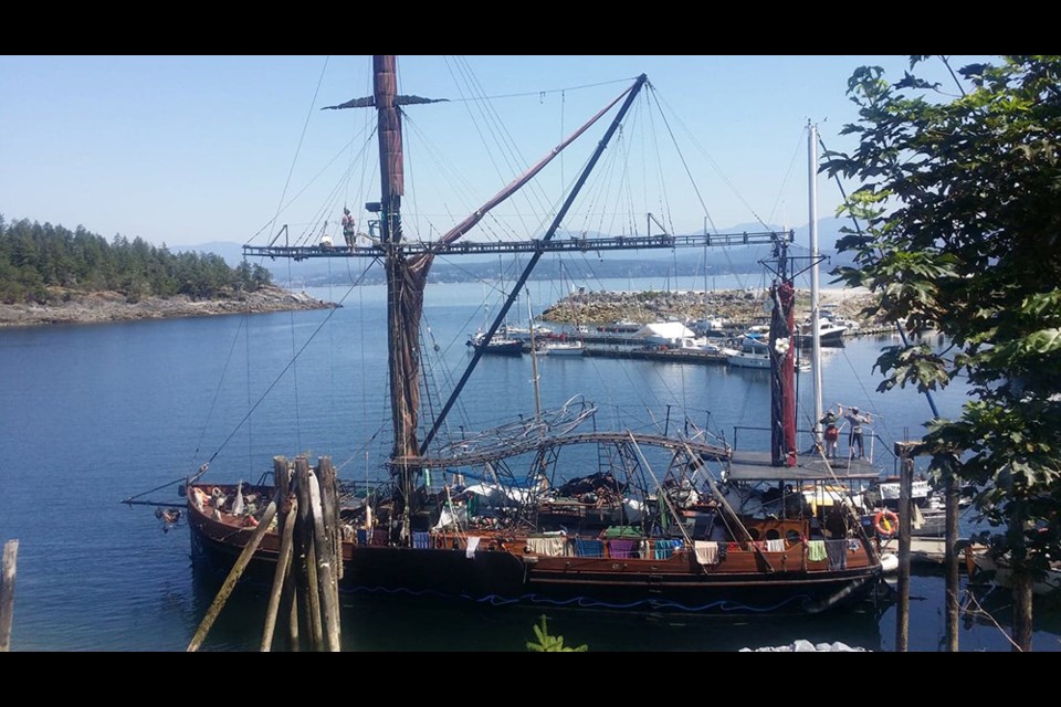 Tall ship Amara Zee provide the stage for Caravan Stage Company's latest performances.