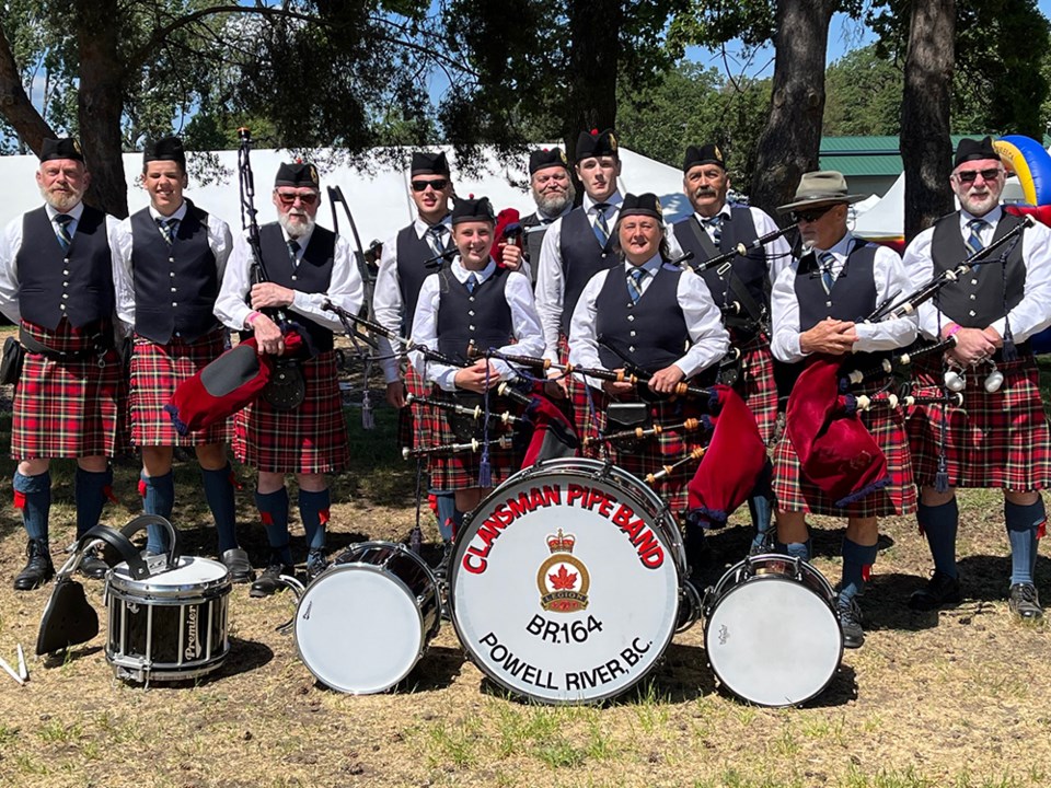2834_pipe_band