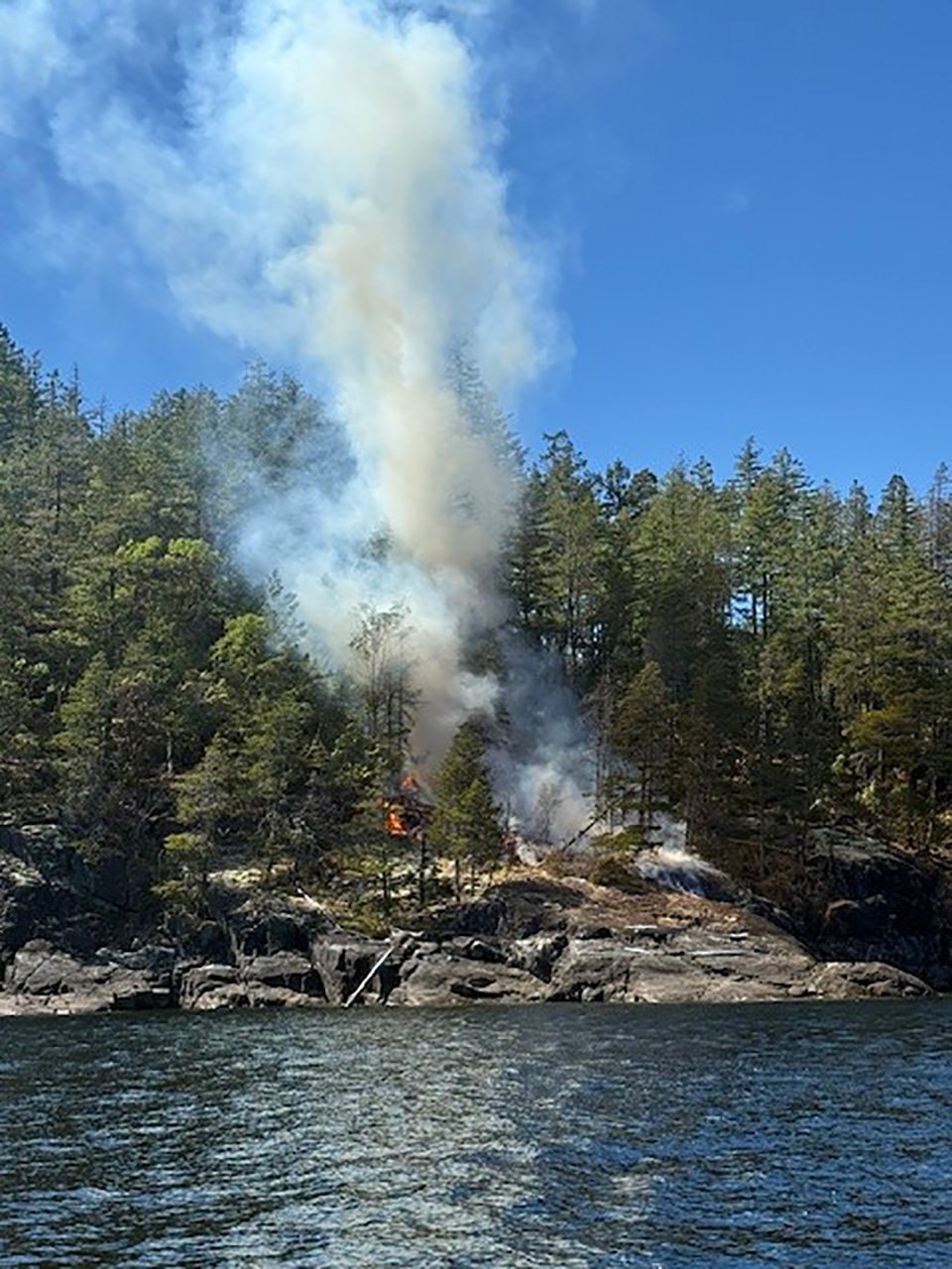 3043_powell_lake_fire_kosick_2