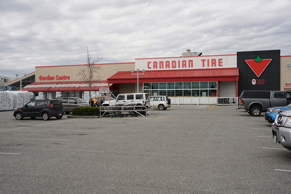 2726_canadian_tire