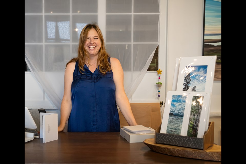 Turadh Fine Art, which is about to celebrate its fifth anniversary, symbolizes Anna May Bennett’s journey in art and entrepreneurship, deeply interwoven with the local art community and underscored by her contributions to regional projects.