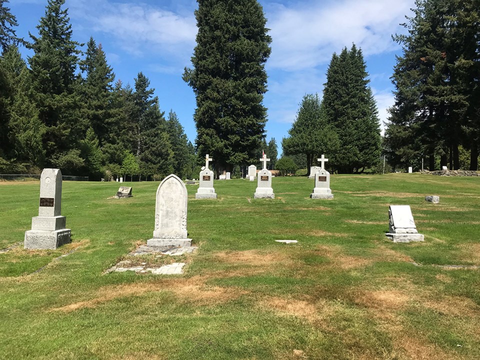 2641_powell_river_regional_cemetery_2