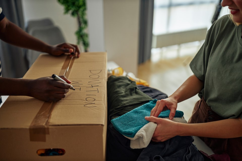 3042_kicking_the_clutter_donations