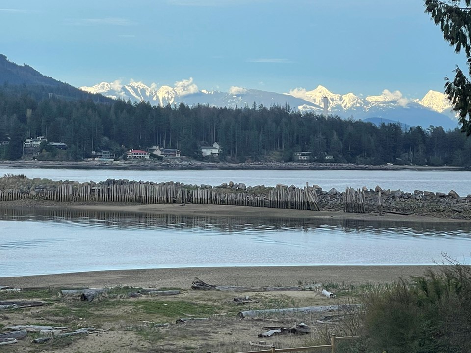 april_27_randy_donovan_overlooking-lang-bay