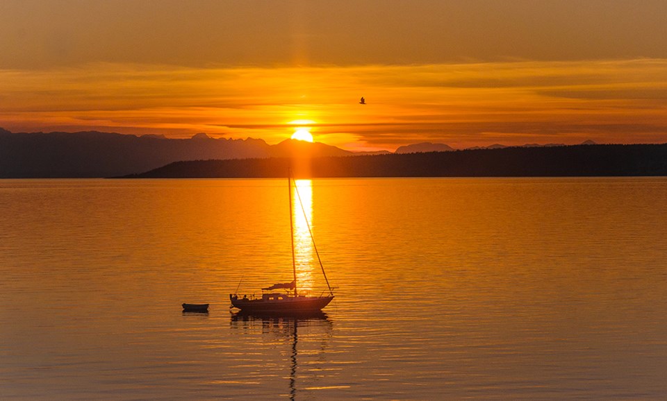 december_4_vanesa-acuto_sunset-from-willingdon-beach