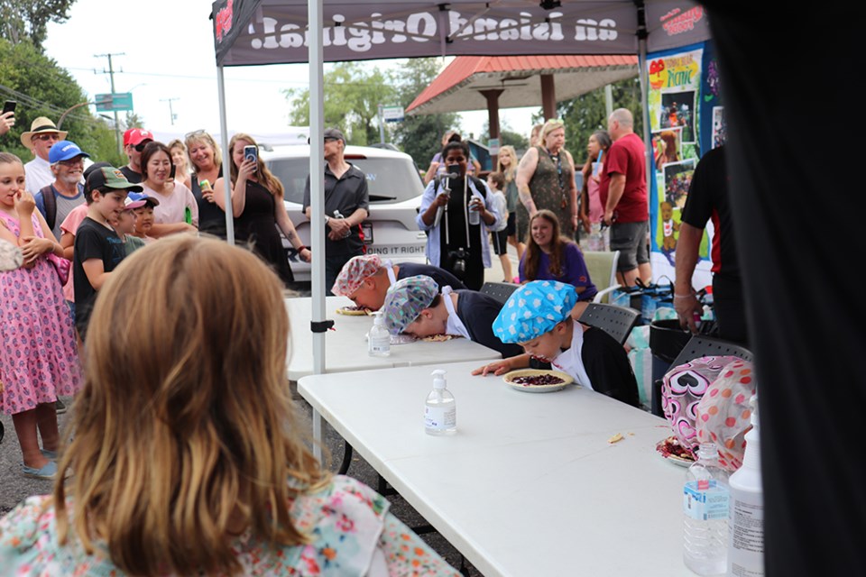 August_24_laura_sayer_blackberry_festival