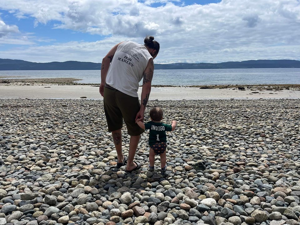 June_28_Yolanda Gravnic_father John Paul Hunger and son Indigo at Pebble Beach