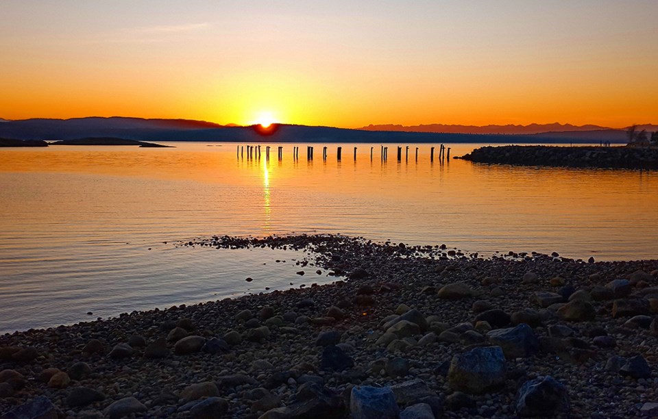 november_22_yolanda_gravnic_myrtle_rocks_november_evening