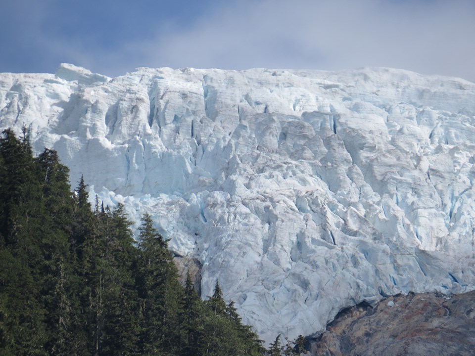 september_29_mike_massullo_mount_alfred_glacier_september2022