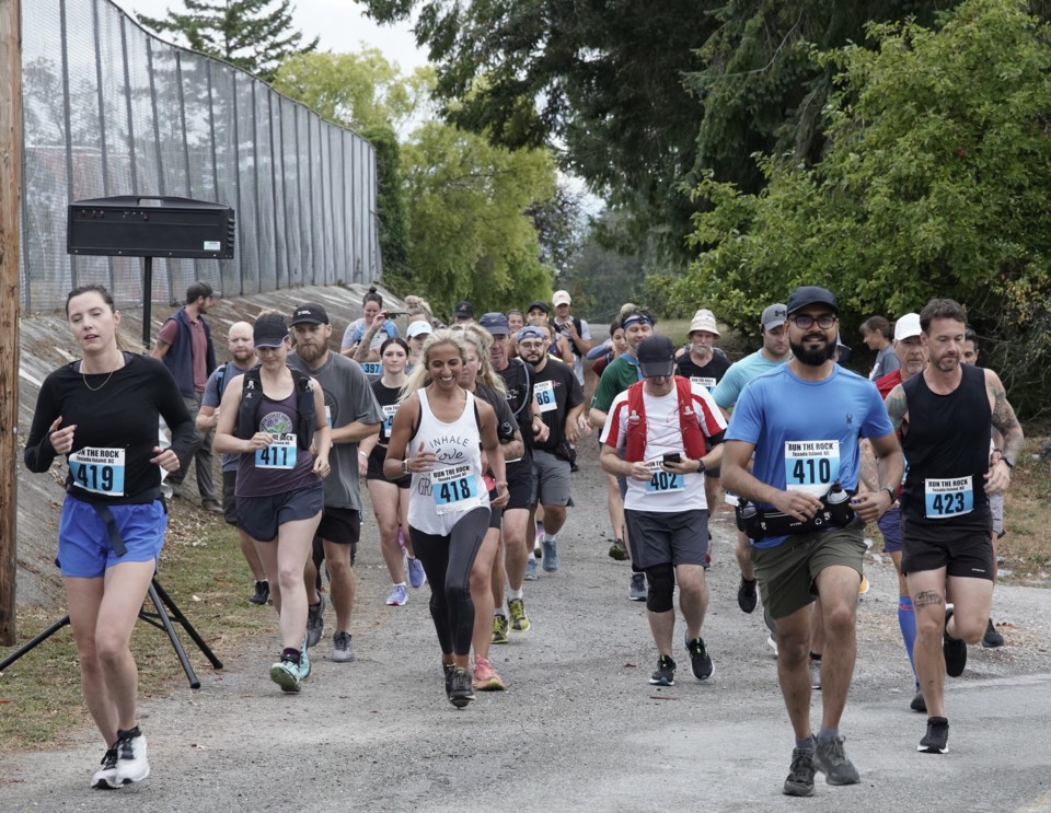 2946_run_the_rock_8_k