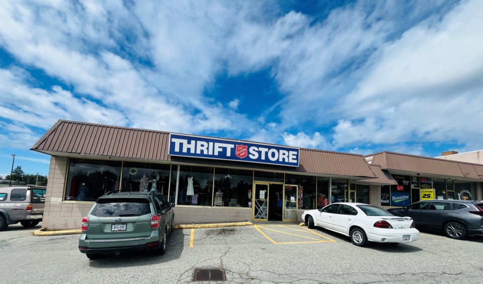 3039_thrift_store_closure