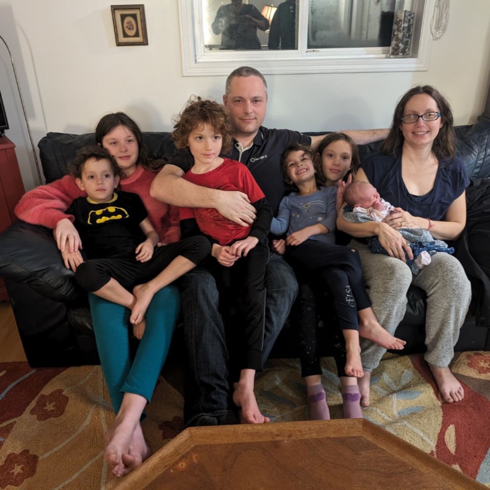 2914_holden_family