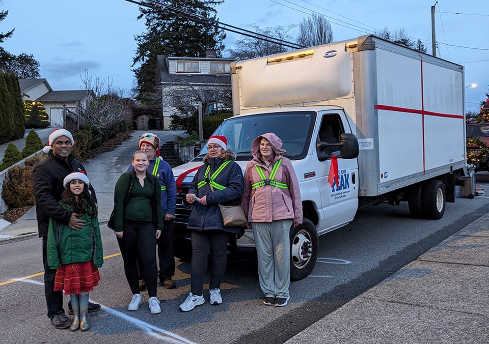 december_7_santa_parade_peak