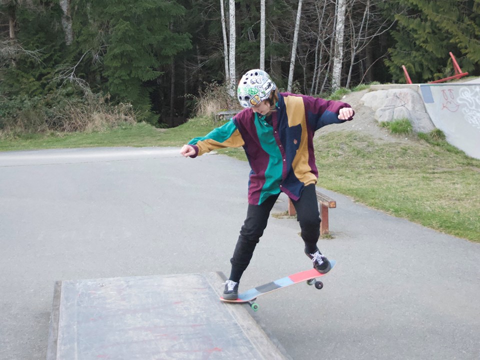 2626_skateboarding_powell_river_2