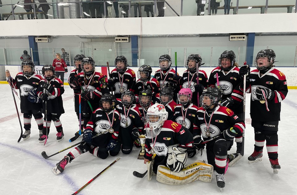 2906_hockey_queens