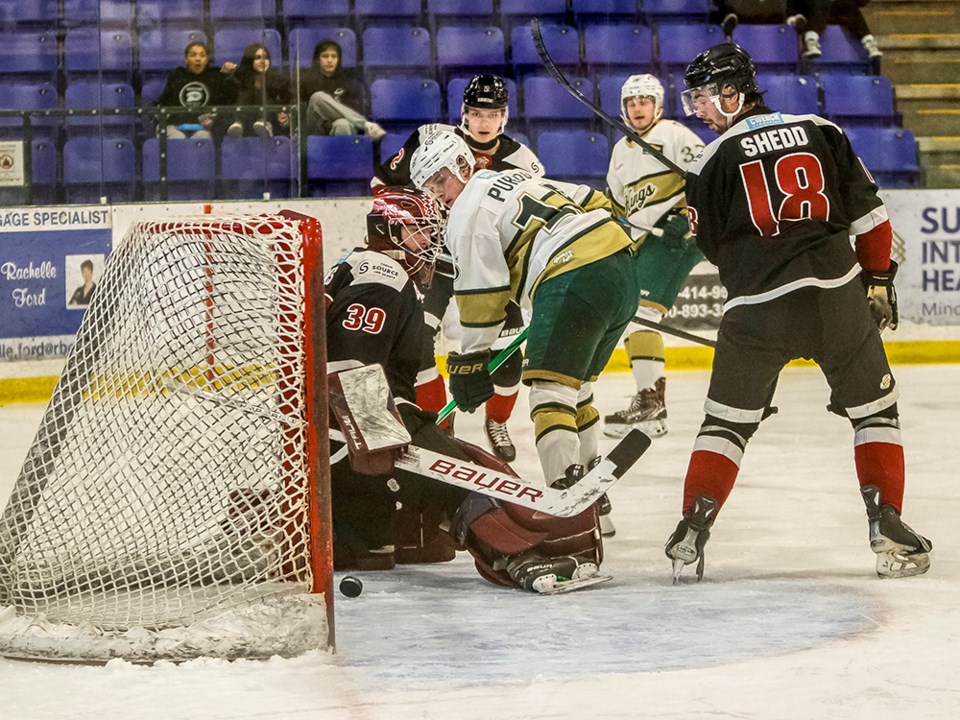 3011_purdom_kings_vs_chilliwack_12140010