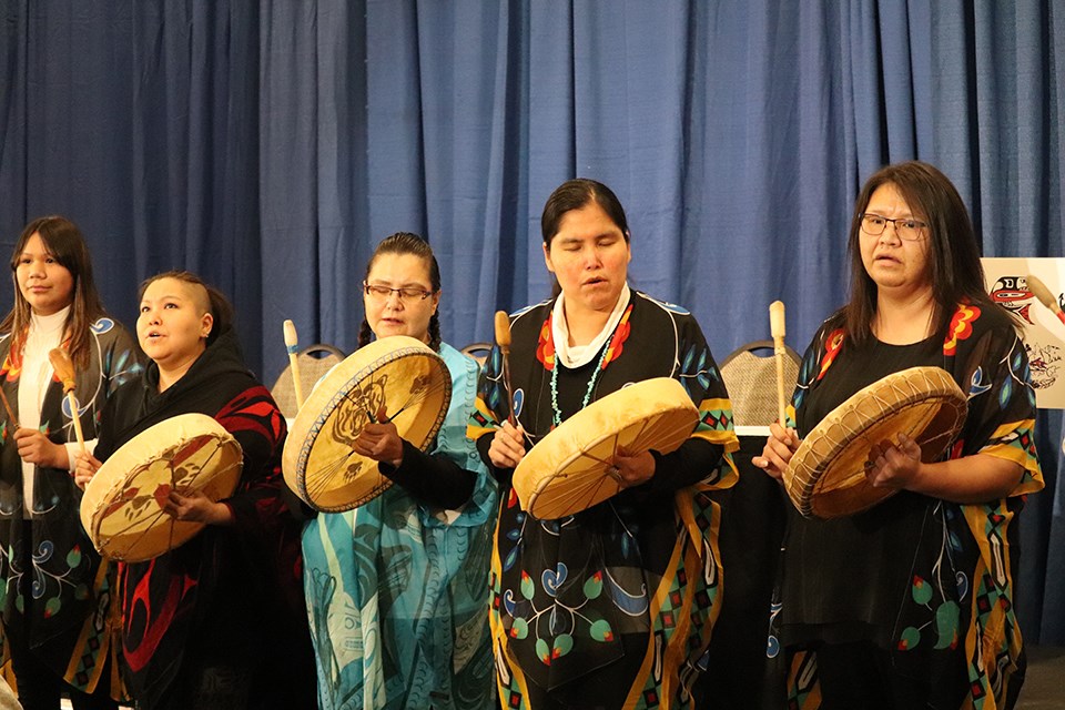 Tsi'balyan Ditni Drummers. (via Hanna Petersen) 