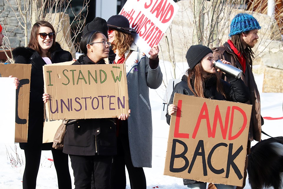 Signs and residents of Prince George lined the streets outside of the downtown police detachment and Mr. PG in solidarity with Wet'suwet'en  First Nation hereditary chiefs and protesters that oppose the Coastal GasLink pipeline. (via Jess Fedigan)