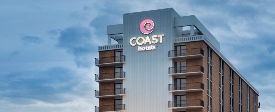 Coast-Inn-of-the-North-Image-Slider_Exterior